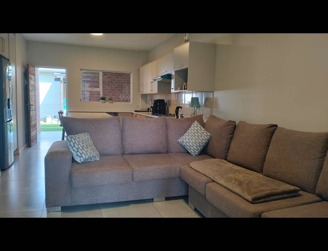 2 BEDROOM SECTIONAL TITLE FOR SALE IN EQUESTRIA